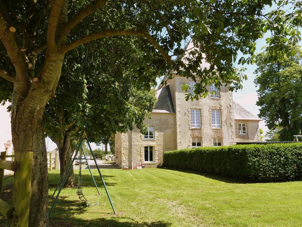 Chateau Turgot Gites Bons-Tassily Room photo